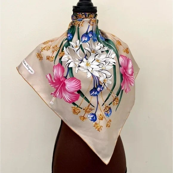 New Salvatore Ferragamo Unisex Scarf Floral Garden Flower Beige Pink Silk Wrap - Picture 2 of 9
